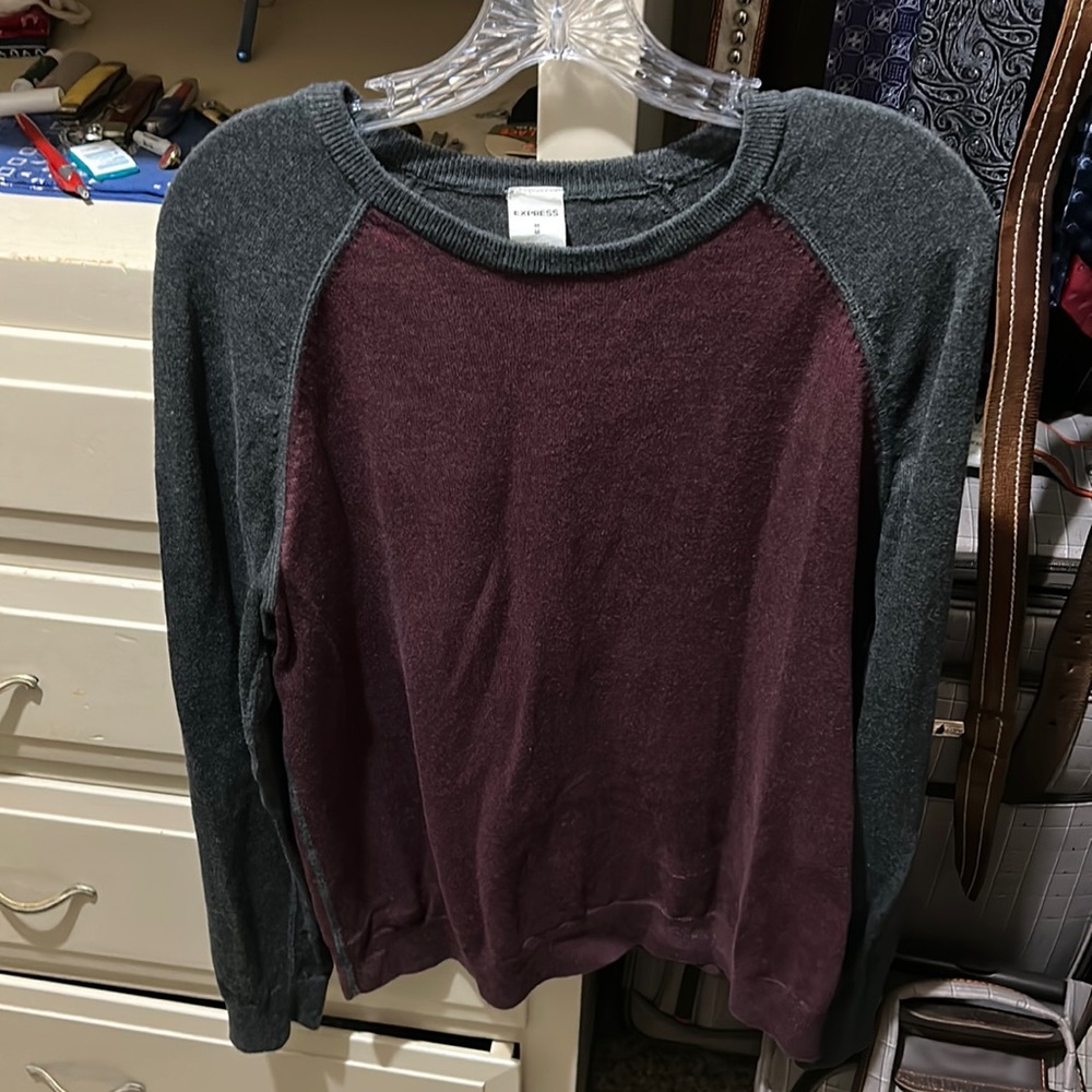 This maroon and gray long sleeve shirt is extremely comfortable.